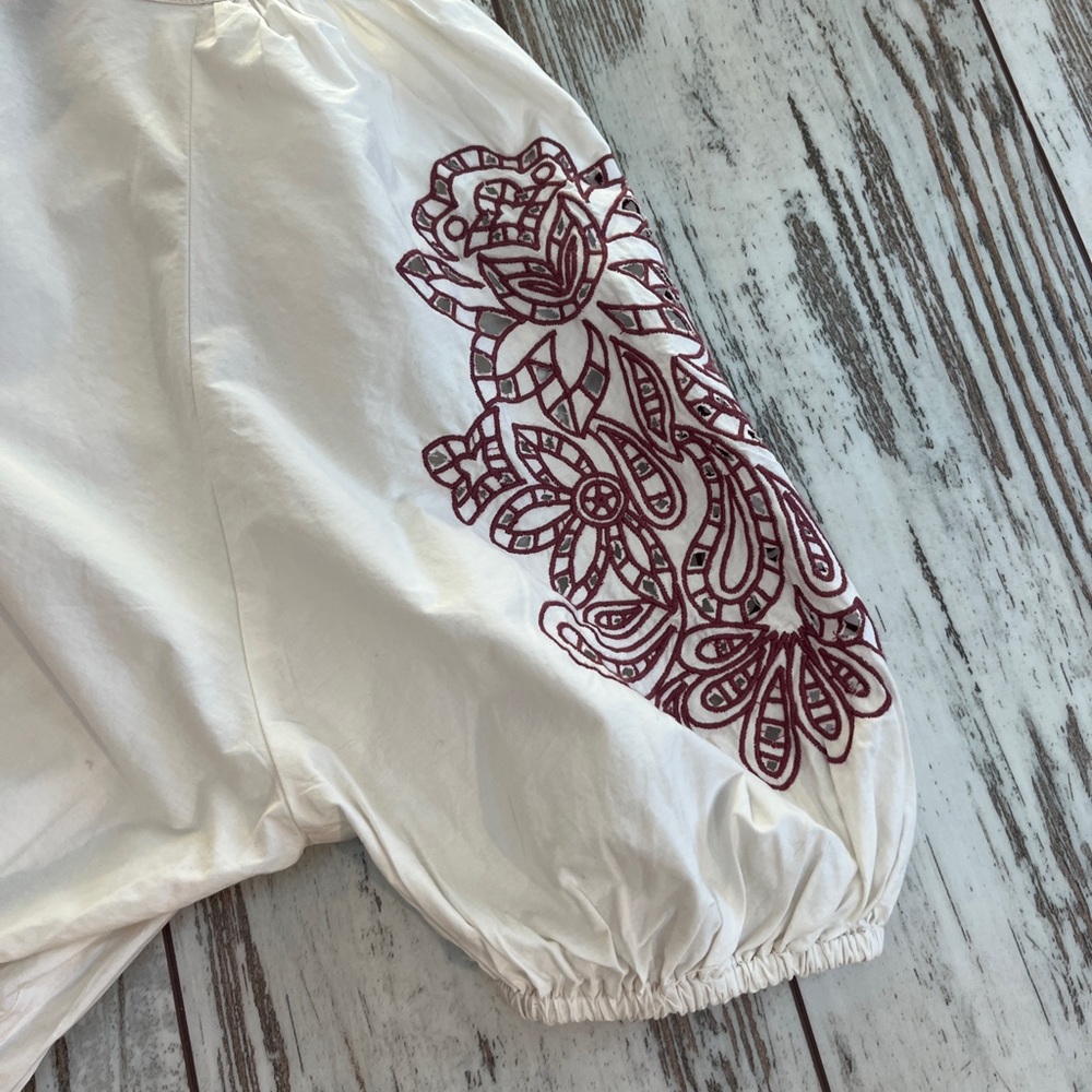 Universal Thread NWT Embroidered Balloon Sleeve Blouse - Small - Picture 13 of 14